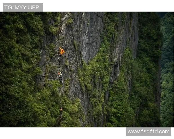 西安攀岩队的反击之路:挑战与收获的深度解析 西安攀岩队的反击之路:挑战与收获的深度解析